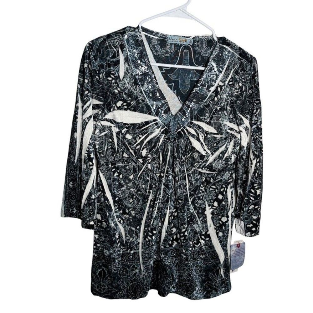 Unity Blouse Women's Petite Large V-Neck 3/4 Sleeve Rhinestone Printed Top NWT